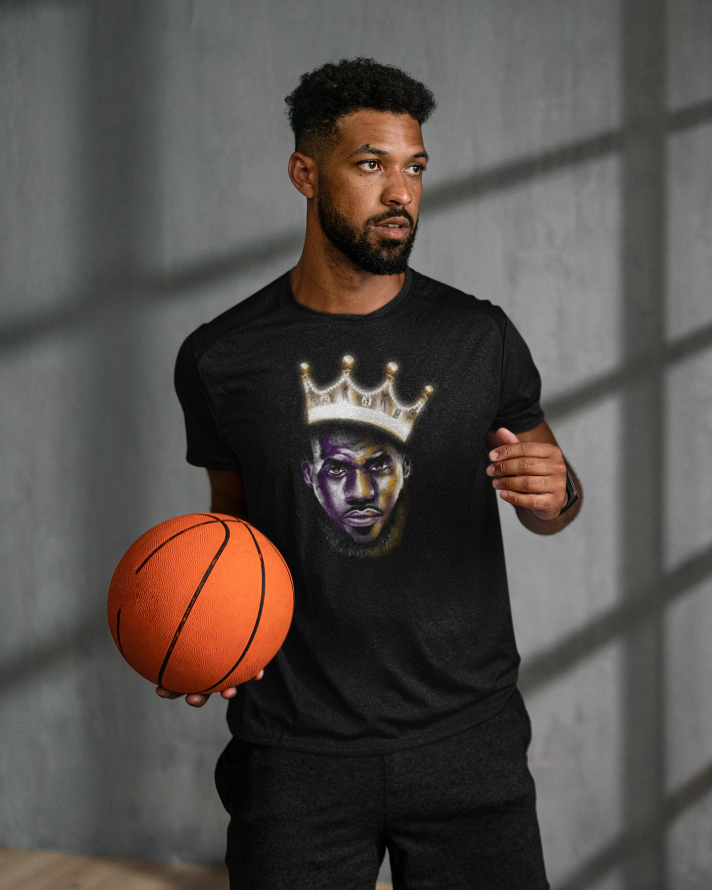 Lebron James | King Me | Unisex T-Shirt - Androo's Art